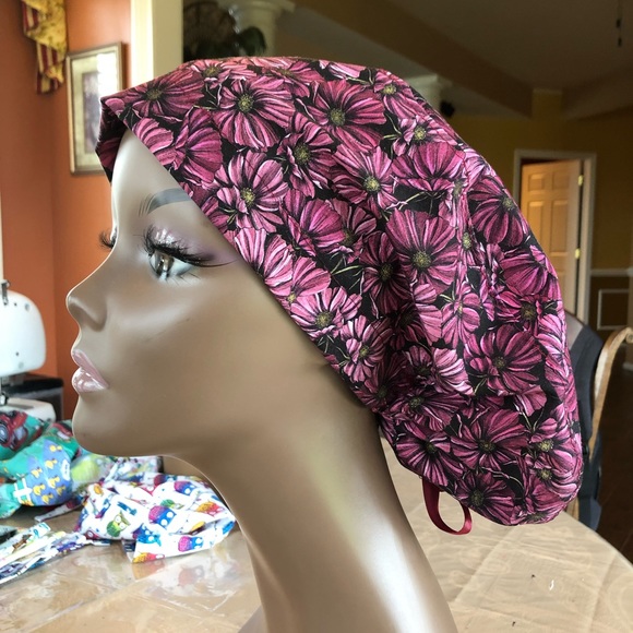 Large pixie cap in flowery fall color - Picture 2 of 4